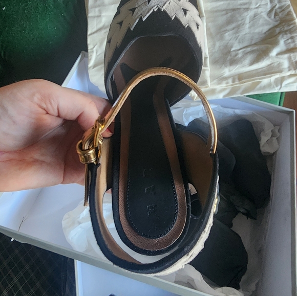 Marni Size 40 New in Box Strappy Gold Peep Toe Black and White Heels Sandals - Picture 10 of 12